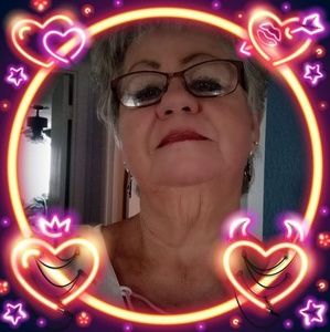 Meet your Posher, Ellie